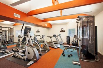 Fitness Center With Modern Equipment at Encina Meadows Apartments, Goleta